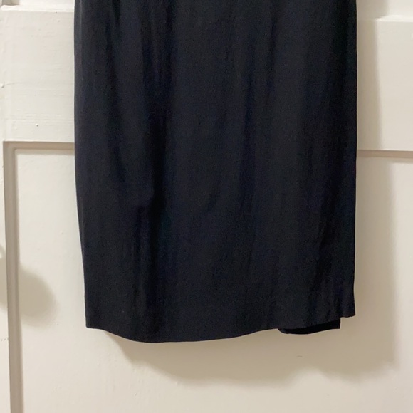 &Other Stories | Sleek Black Sleeveless Dress 4 - Picture 8 of 8